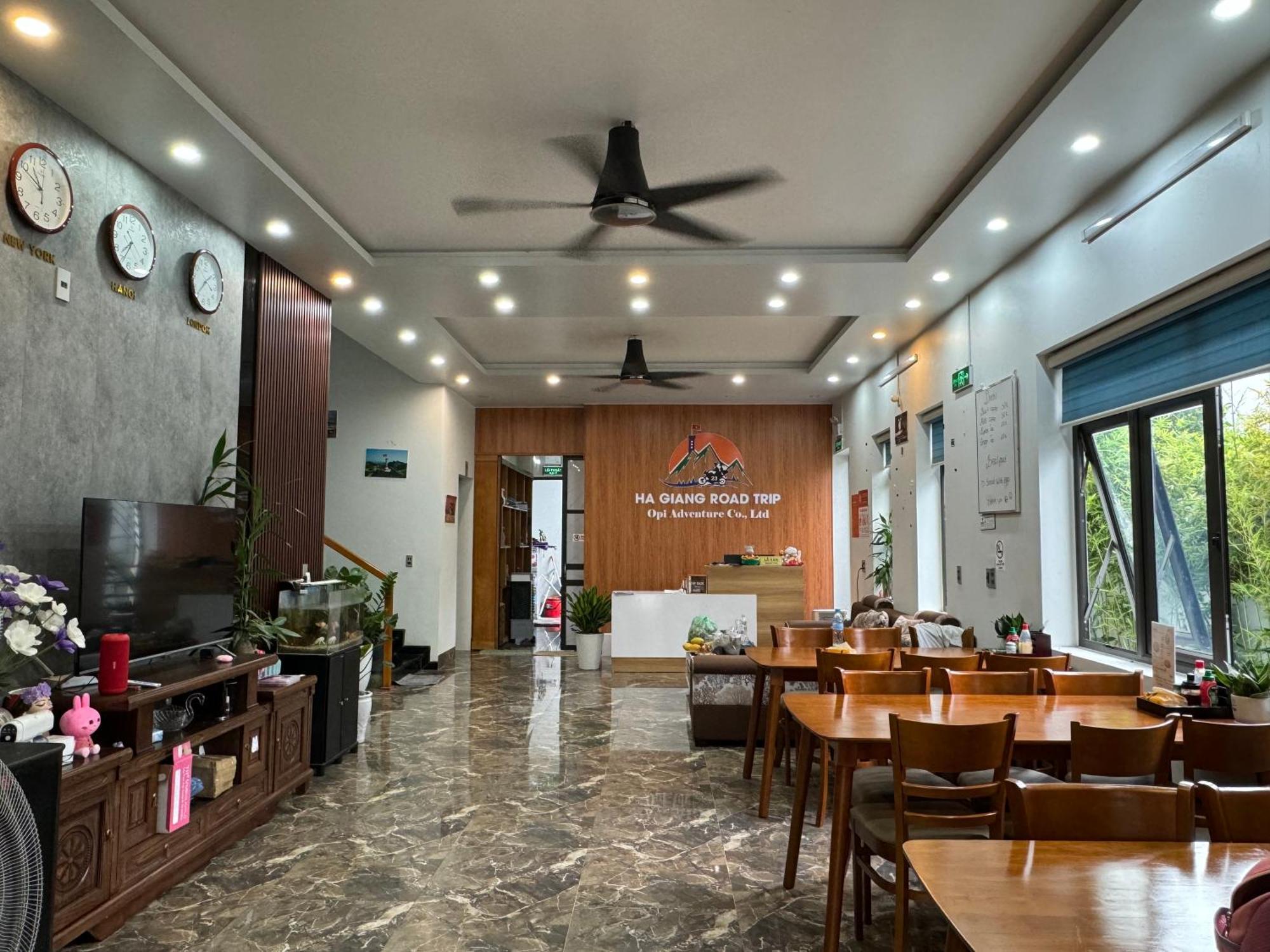 Homestay Road Trip & Tours